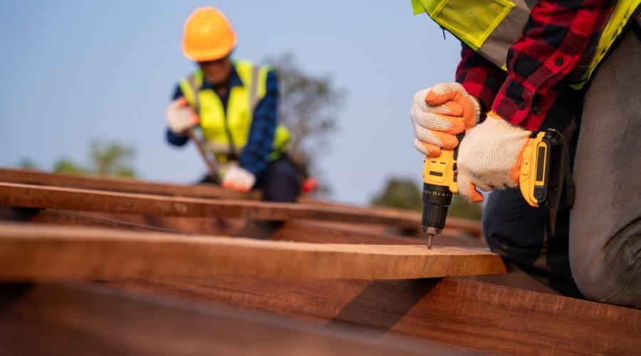 Professional gutter cleaning in Plymouth, WA